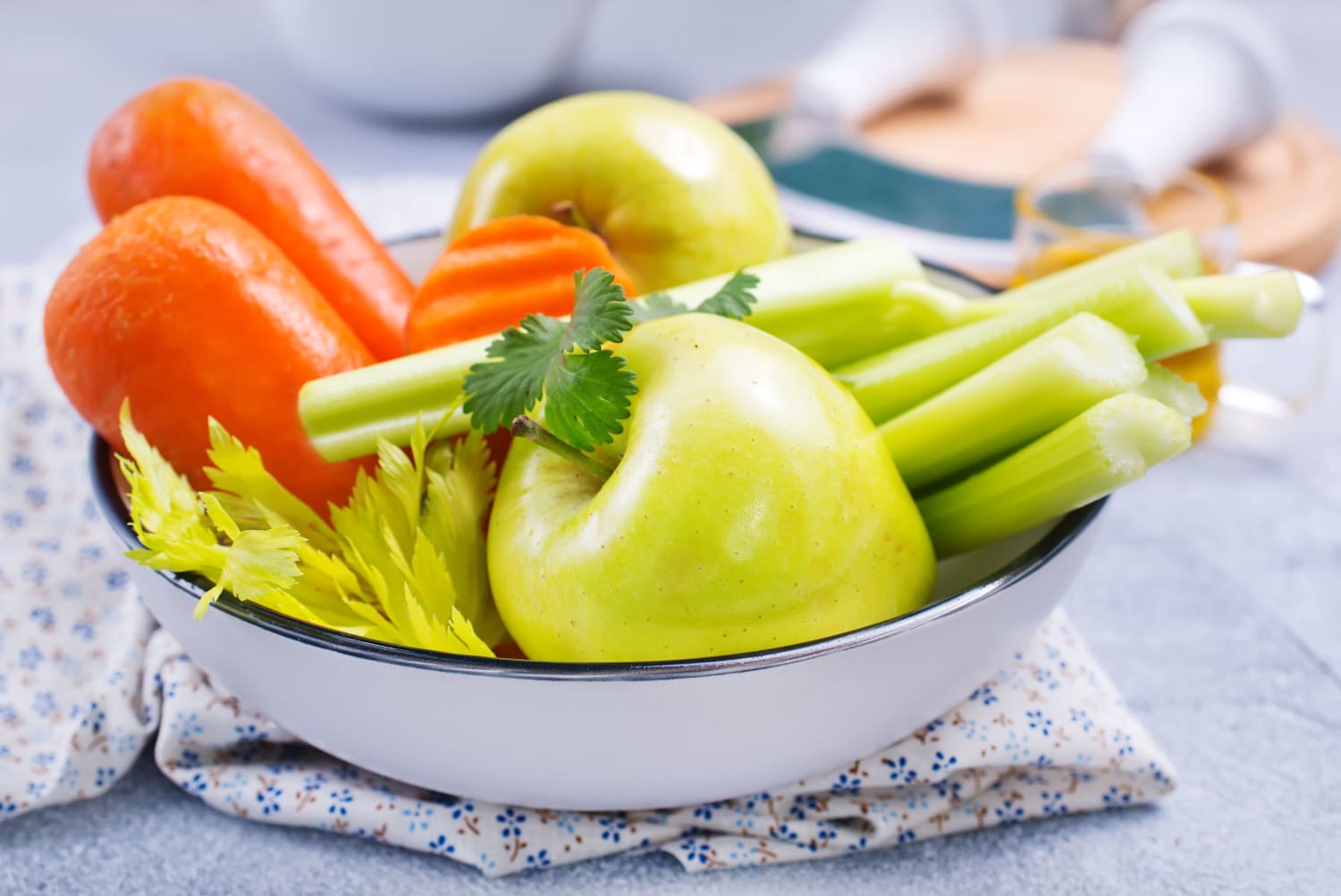 A bowl of crunchy vegetables 