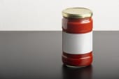 jar of unlabelled tomato pasta sauce